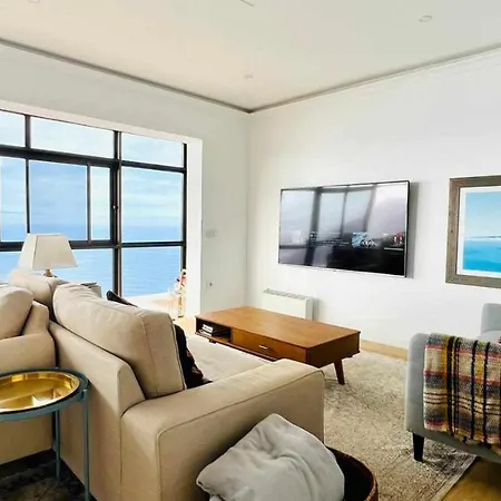 The Cliff Casa Marag *