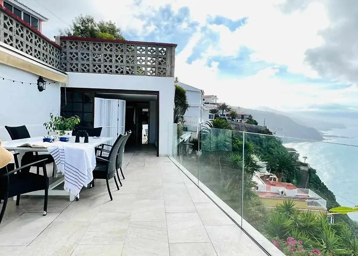 فيلة The Cliff Casa Marag *