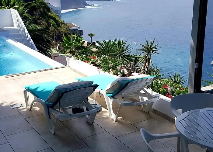 فيلة The Cliff Casa Marag